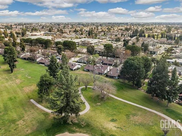 5900 Kirkside Drive E, Bakersfield, CA 93309
