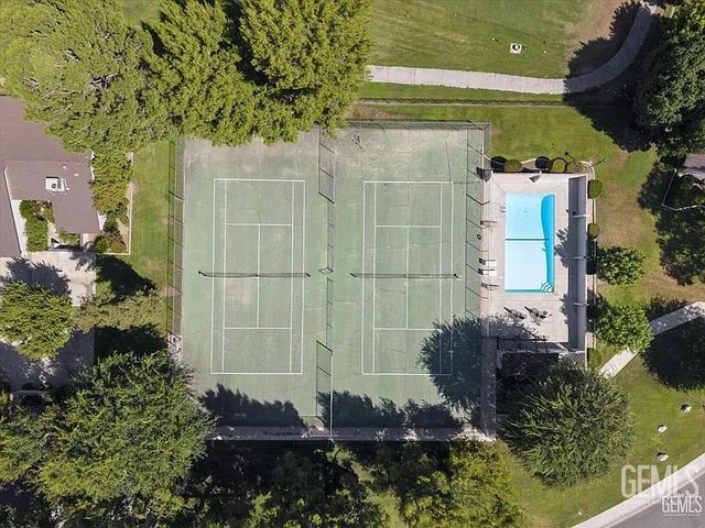 5900 Kirkside Drive E, Bakersfield, CA 93309