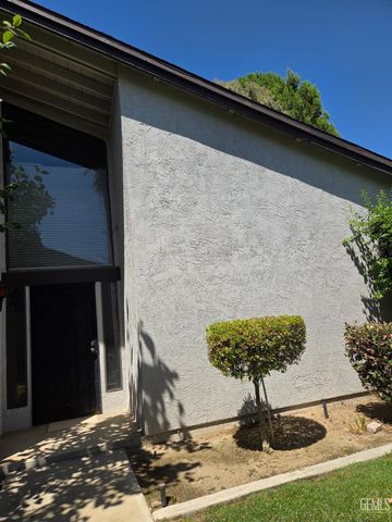 5900 Kirkside Drive E, Bakersfield, CA 93309