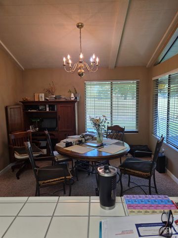 5900 Kirkside Drive E, Bakersfield, CA 93309