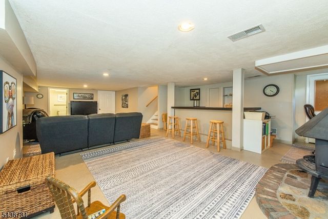 327 Pleasant Hill Rd, Chester Twp., NJ 07836