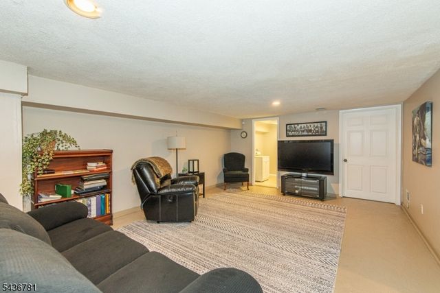 327 Pleasant Hill Rd, Chester Twp., NJ 07836