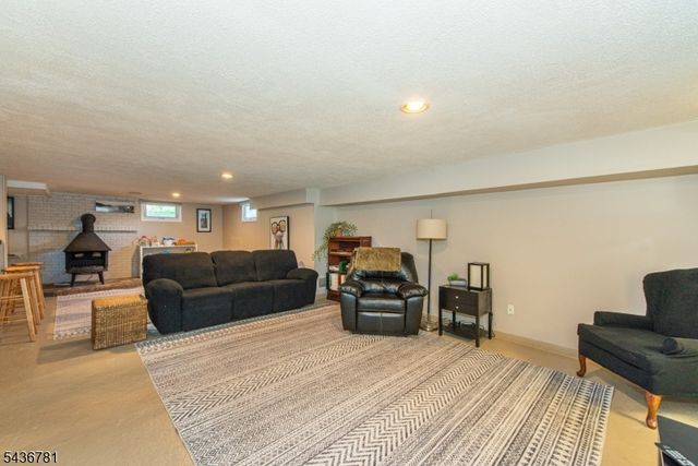 327 Pleasant Hill Rd, Chester Twp., NJ 07836