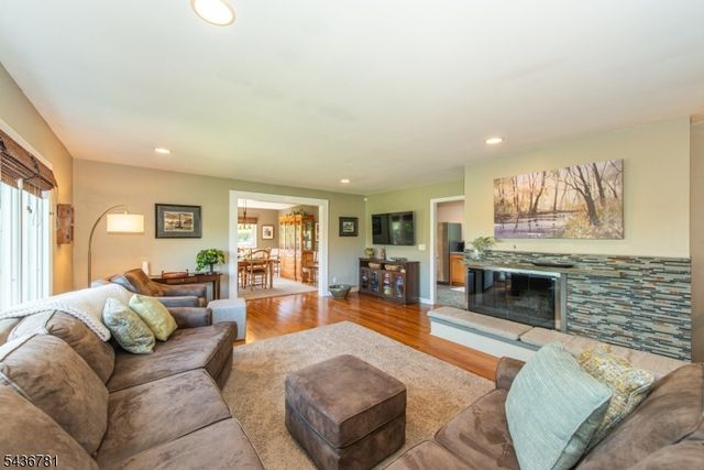 327 Pleasant Hill Rd, Chester Twp., NJ 07836
