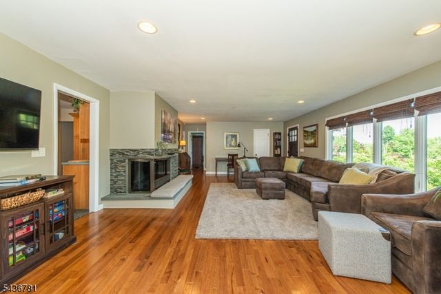 327 Pleasant Hill Rd, Chester Twp., NJ 07836