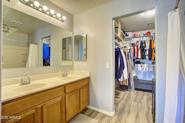 40110 N THOROUGHBRED Way, San Tan Valley, AZ 85140