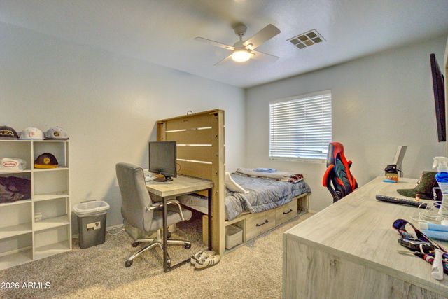 40110 N THOROUGHBRED Way, San Tan Valley, AZ 85140