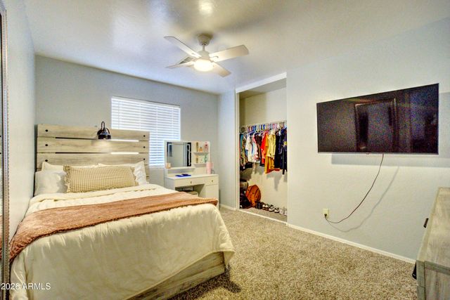 40110 N THOROUGHBRED Way, San Tan Valley, AZ 85140