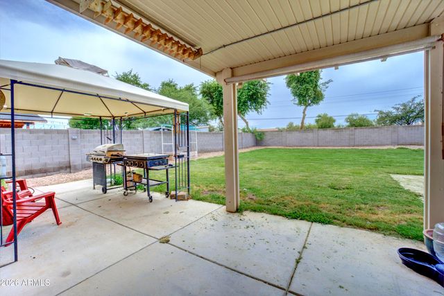 40110 N THOROUGHBRED Way, San Tan Valley, AZ 85140