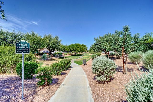 40110 N THOROUGHBRED Way, San Tan Valley, AZ 85140