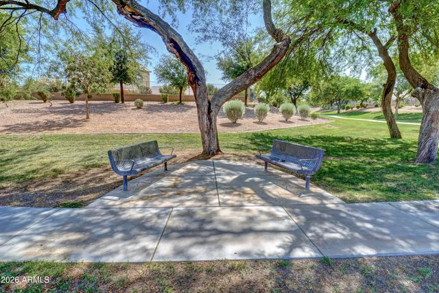 40110 N THOROUGHBRED Way, San Tan Valley, AZ 85140