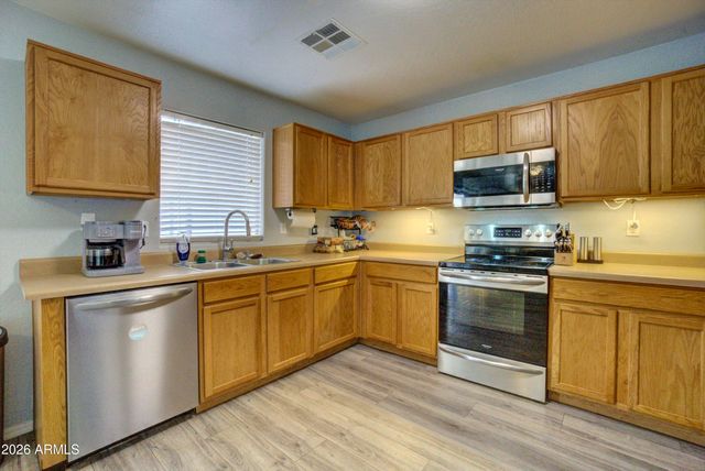 40110 N THOROUGHBRED Way, San Tan Valley, AZ 85140