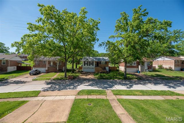 9041 Lemona Drive, St Louis, MO 63123