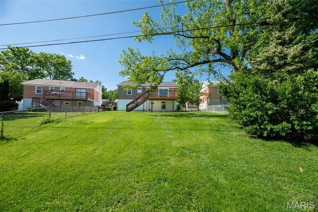 9041 Lemona Drive, St Louis, MO 63123