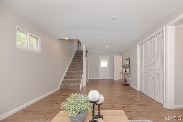 9041 Lemona Drive, St Louis, MO 63123