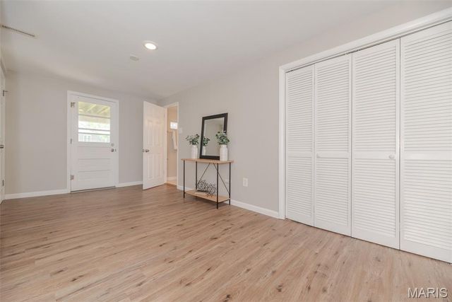 9041 Lemona Drive, St Louis, MO 63123