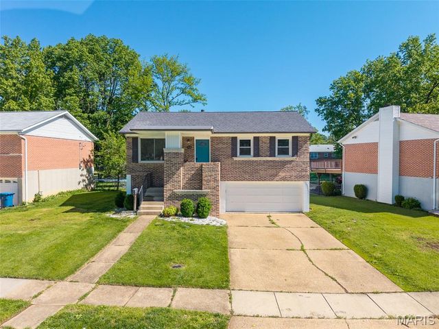 9041 Lemona Drive, St Louis, MO 63123
