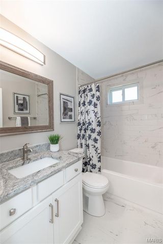9041 Lemona Drive, St Louis, MO 63123