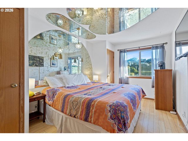 145 Nw INLET Ave 124, Lincoln City, OR 97367