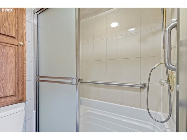 145 Nw INLET Ave 124, Lincoln City, OR 97367