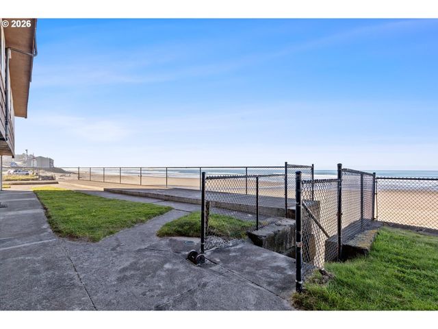 145 Nw INLET Ave 124, Lincoln City, OR 97367