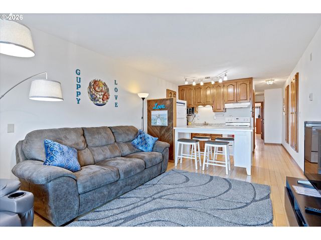 145 Nw INLET Ave 124, Lincoln City, OR 97367