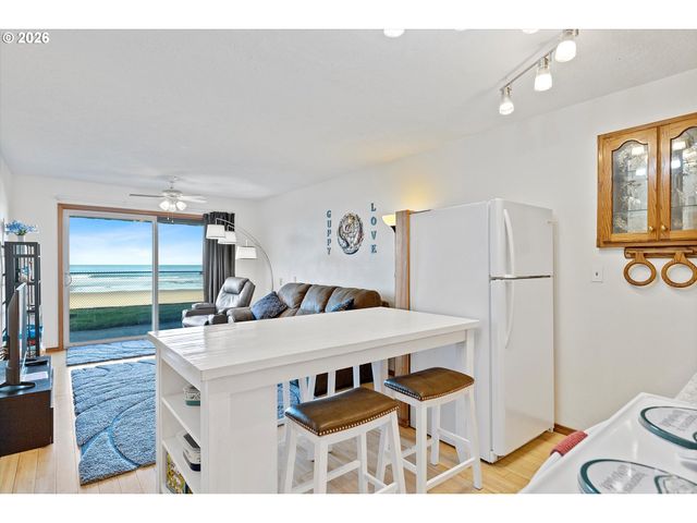 145 Nw INLET Ave 124, Lincoln City, OR 97367