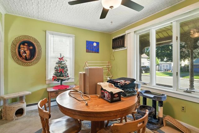 52 Emmett St, Chicopee, MA 01020