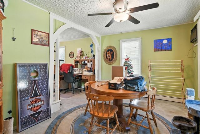 52 Emmett St, Chicopee, MA 01020