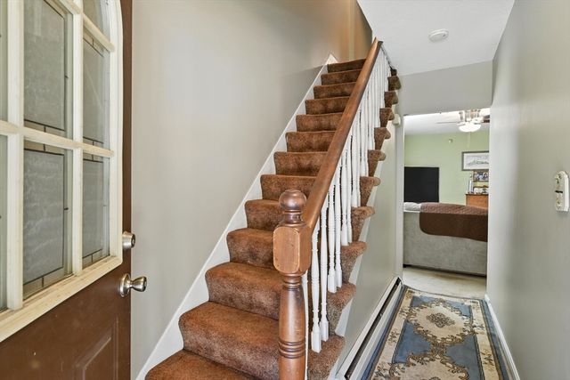 52 Emmett St, Chicopee, MA 01020