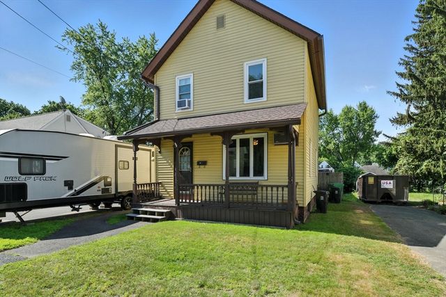 52 Emmett St, Chicopee, MA 01020