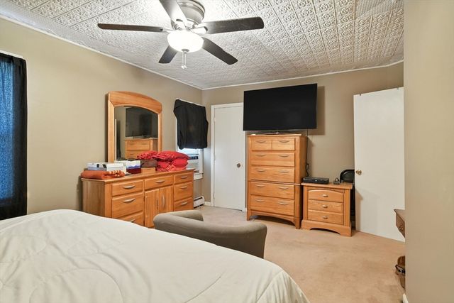 52 Emmett St, Chicopee, MA 01020