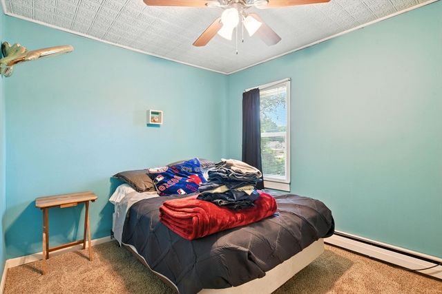52 Emmett St, Chicopee, MA 01020