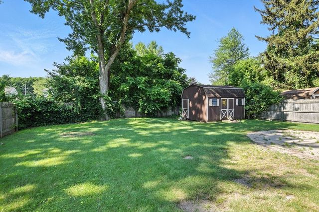 52 Emmett St, Chicopee, MA 01020
