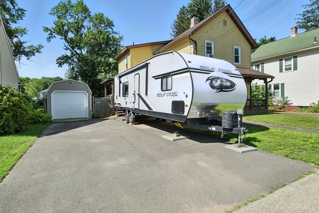 52 Emmett St, Chicopee, MA 01020