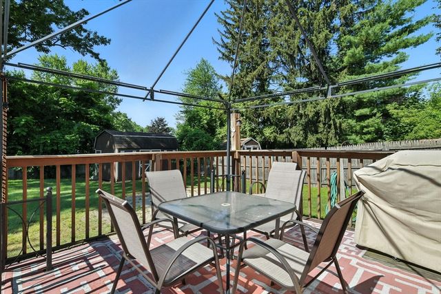 52 Emmett St, Chicopee, MA 01020