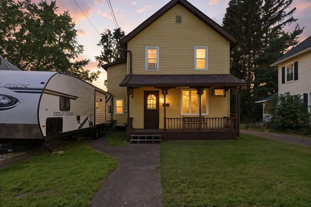 52 Emmett St, Chicopee, MA 01020