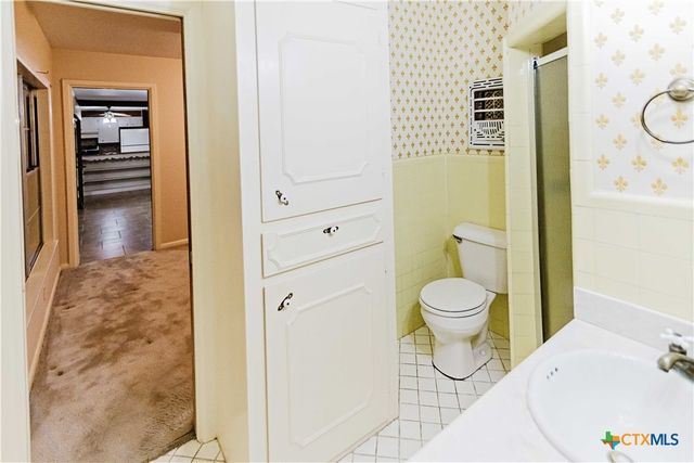 1209 Moss Lane, Cuero, TX 77954