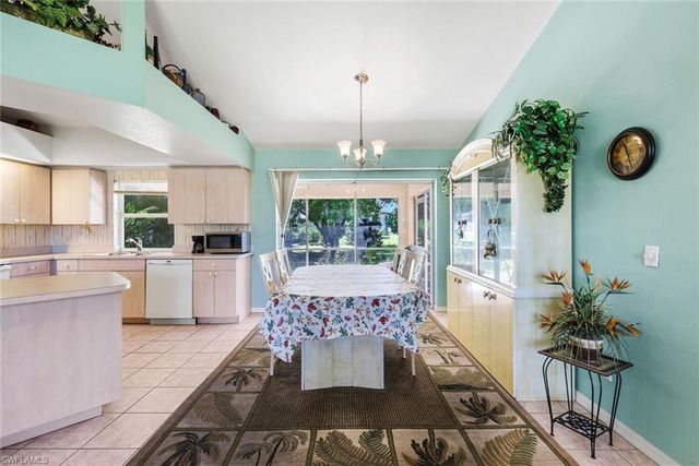 1015 SE 4th PL, Cape Coral, FL 33990
