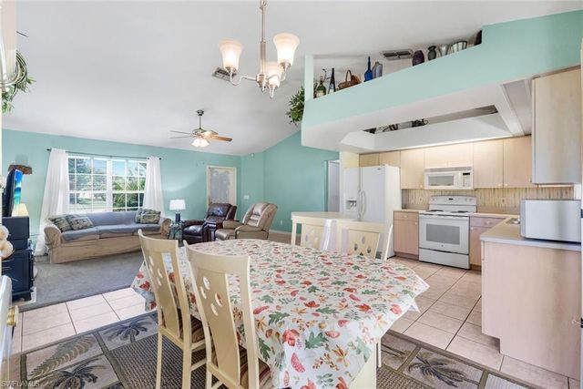 1015 SE 4th PL, Cape Coral, FL 33990