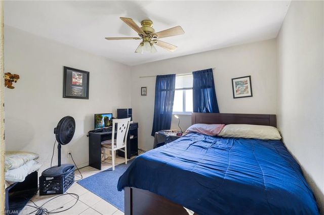 1015 SE 4th PL, Cape Coral, FL 33990