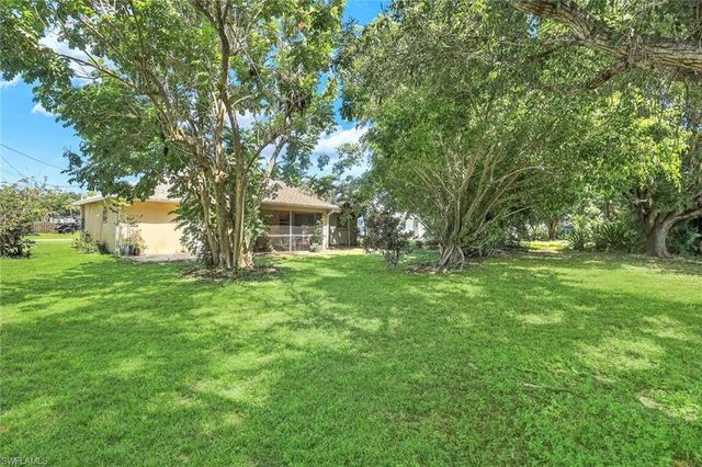 1015 SE 4th PL, Cape Coral, FL 33990