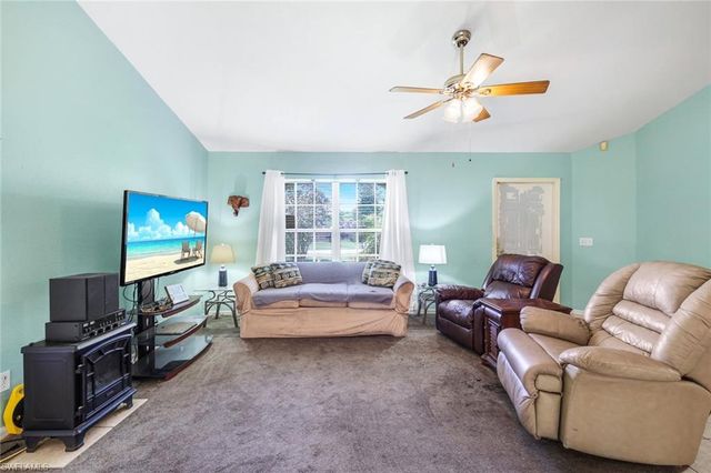 1015 SE 4th PL, Cape Coral, FL 33990
