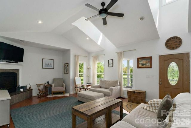 2877 Cabin Creek Drive, Catawba, NC 28609