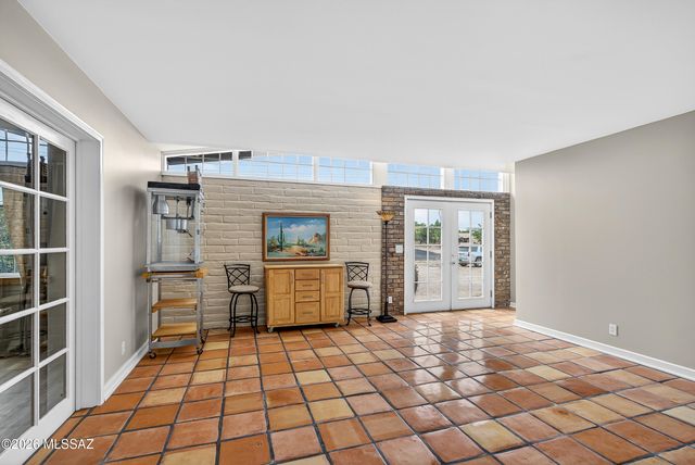 502 W Hardy Road, Oro Valley, AZ 85704