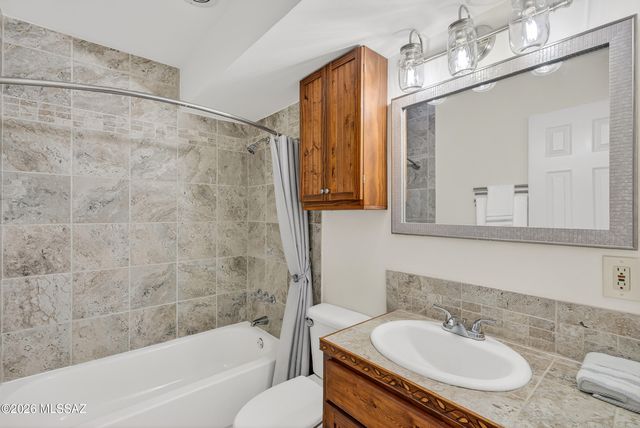 502 W Hardy Road, Oro Valley, AZ 85704