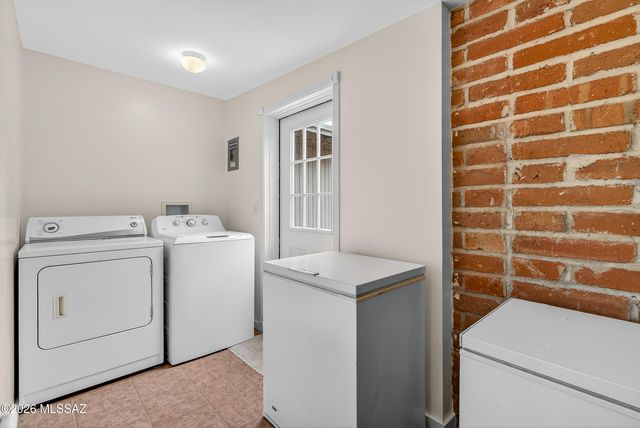 502 W Hardy Road, Oro Valley, AZ 85704