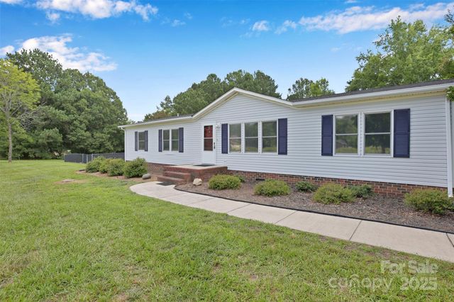 329 W Red Cross Road, Oakboro, NC 28129