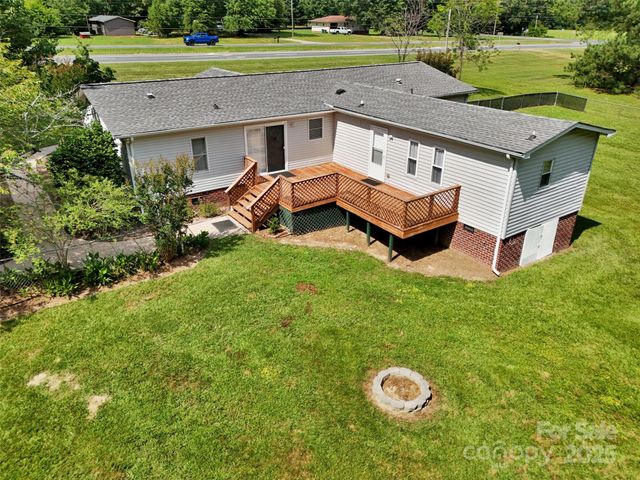 329 W Red Cross Road, Oakboro, NC 28129