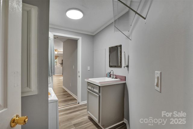 329 W Red Cross Road, Oakboro, NC 28129